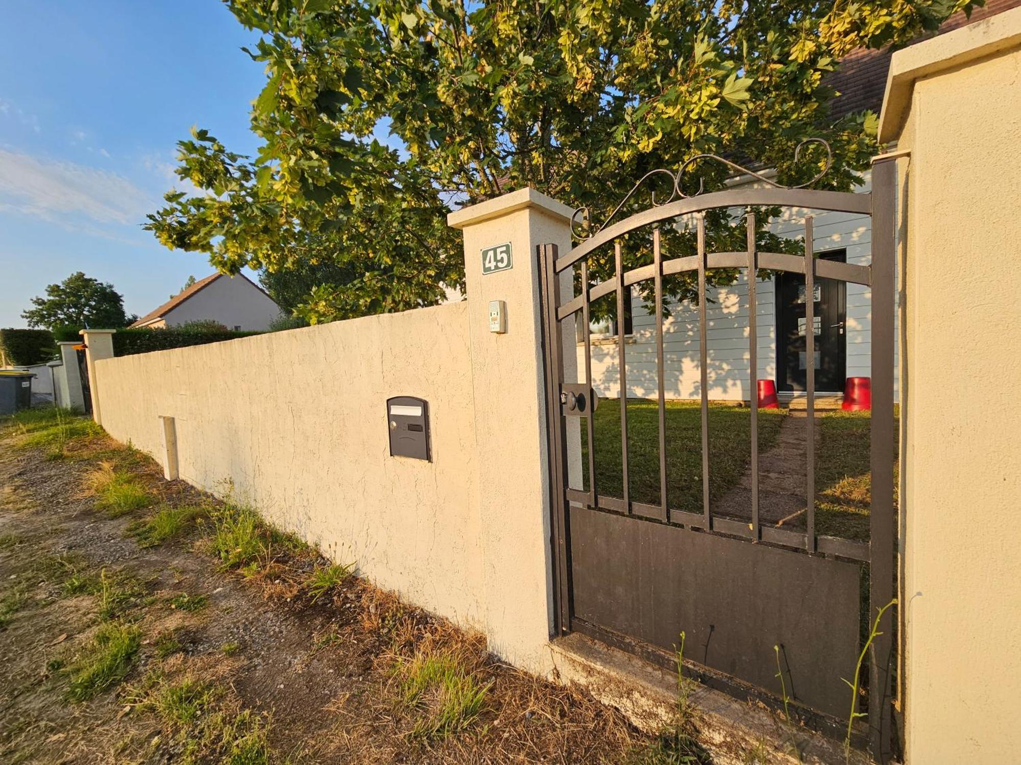Comme A La Maison Monnaie Екстер'єр фото